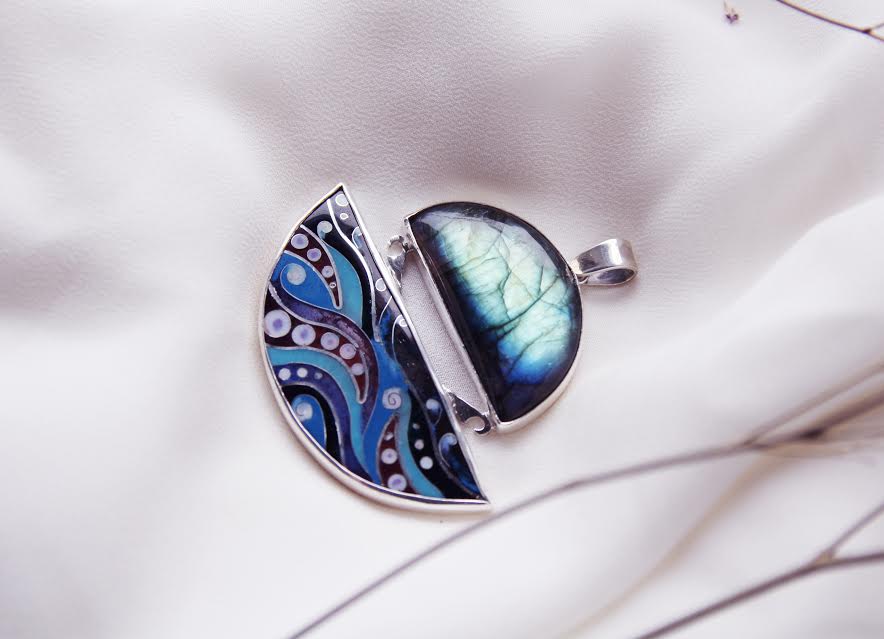 Georgian designer’s artworks exhibited in New York gallery geotv.ge